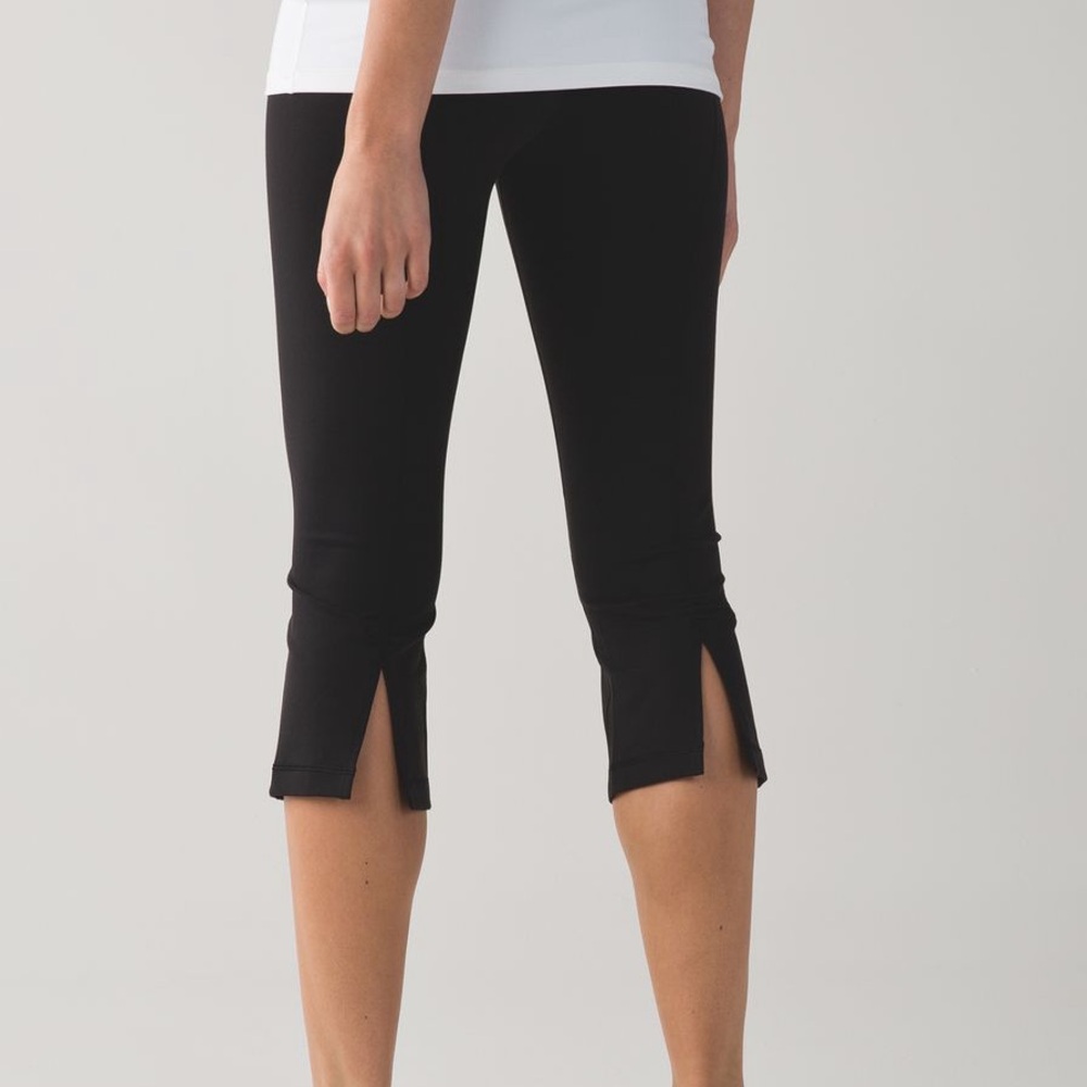🖤Lululemon Black Gather and Crow Crop Legging